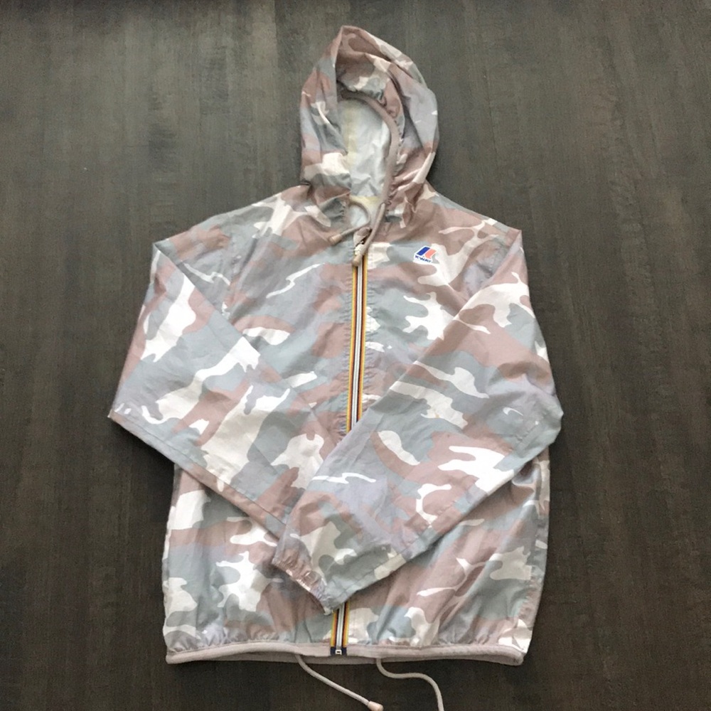 Hooded windbreaker
